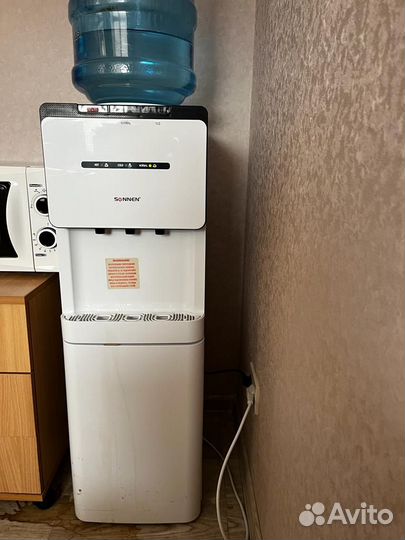 Кулер с холодильником для офиса