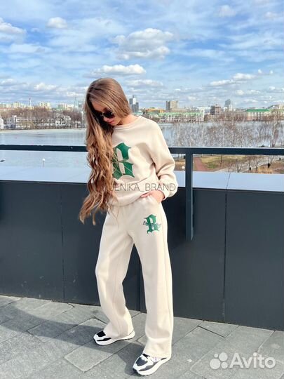 Костюм спортивный