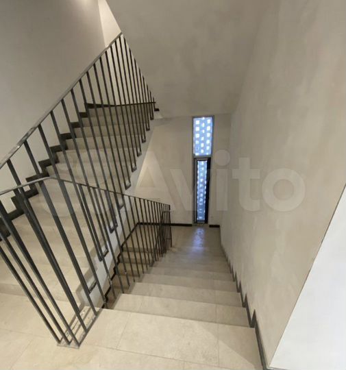 2-к. квартира, 84 м², 4/8 эт.