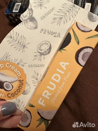 Frudia смягчающий крем для губ с кокосом