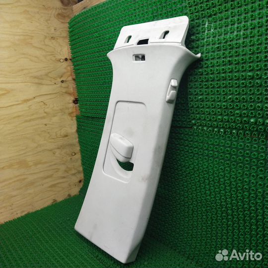 Обшивка стойки передняя правая верхняя Volkswagen