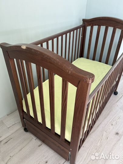 Детская кроватка Fiorellino с маятником и ящиком