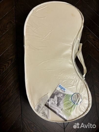 Подушка для кормления грудью born free