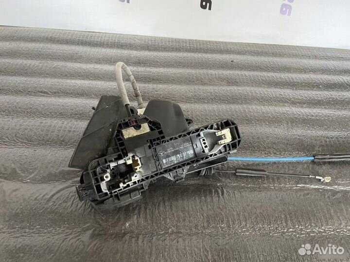 Замок двери передний левый Mercedes-Benz C-Класс