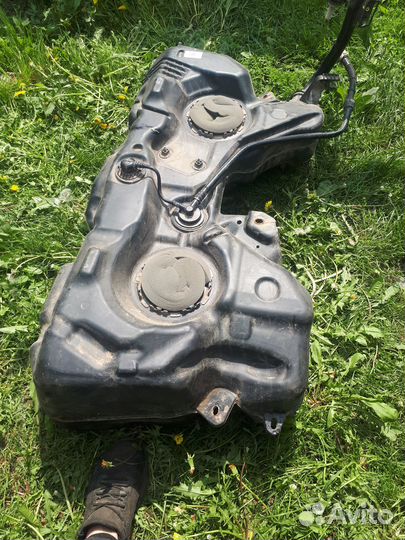 Бак топливный под ремонт