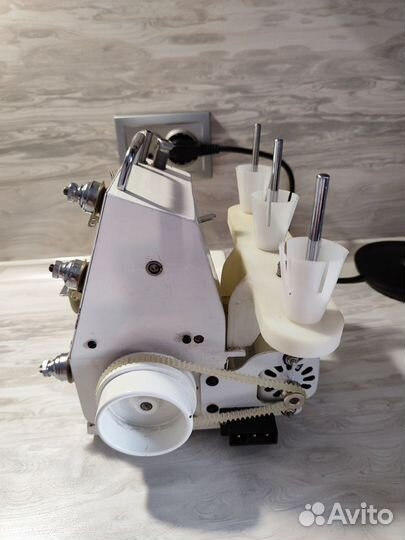 Швейная машинка оверлок бу