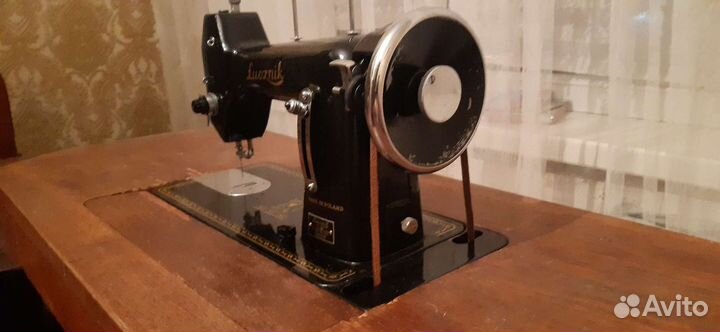 Швейная машина lucznik