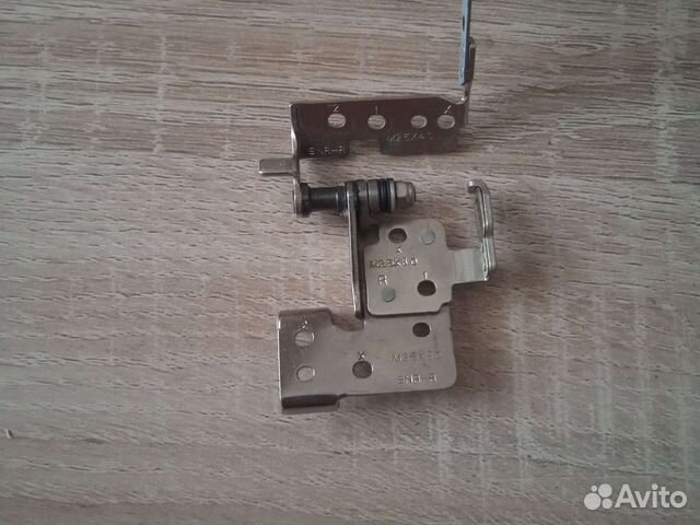 Правая петля Samsung NP350V5C