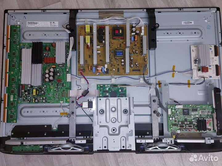 Телевизор LG PDP42G10235
