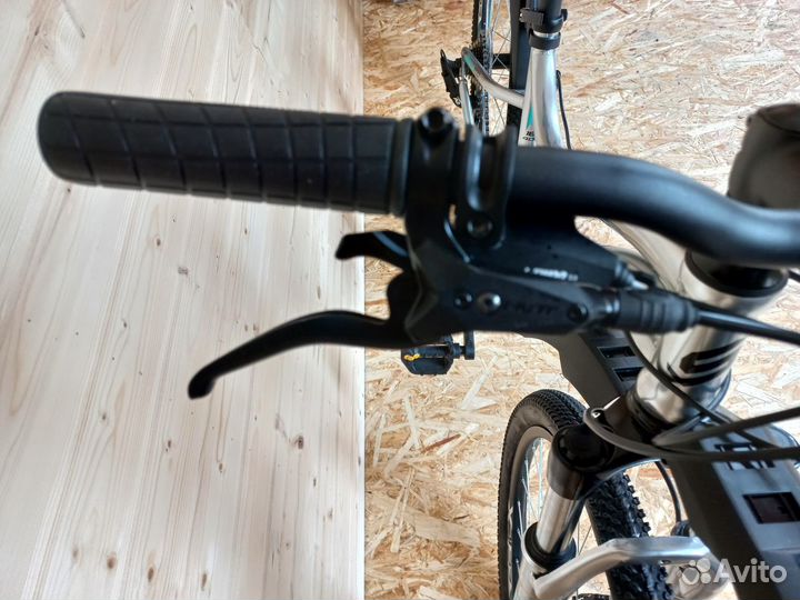 Велосипед горный Stels miss-7100 D 27.5