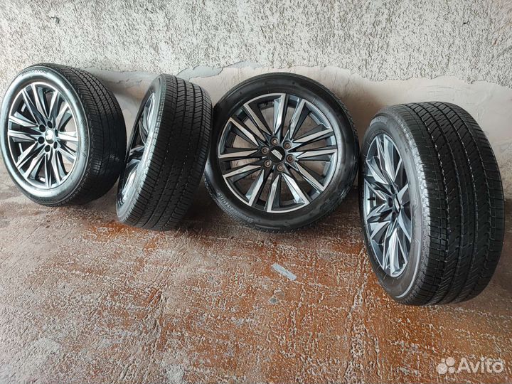 Оригинал Cadillac Escalade Bridgsetone 275/50 R22