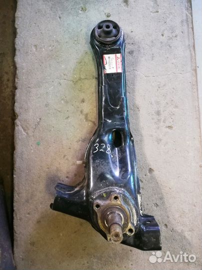 Задний правый продольный рычаг мицубиси каризма