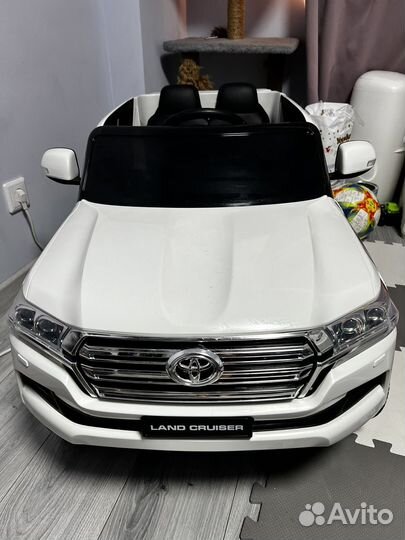 Barty Электромобиль детский toyota land cruiser