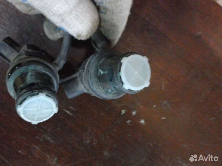 Насос (моторчик) омывателя стекла Lexus Toyota