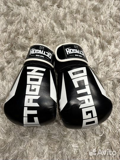 Продам перчатки octagon 12 Oz+4 пары бинтов