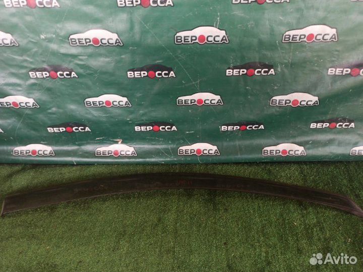 Ветровики передние правые Nissan Tiida NC11