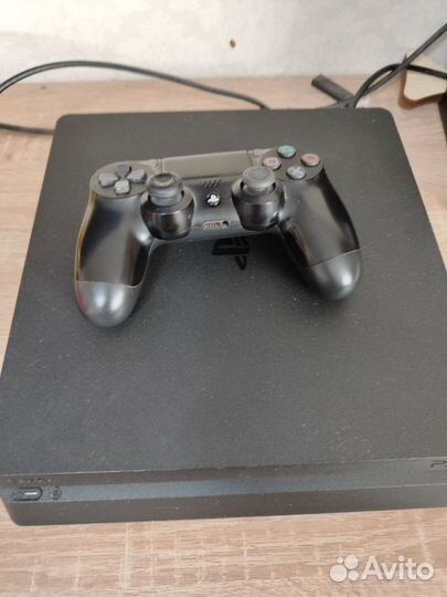 Sony PS4 slim