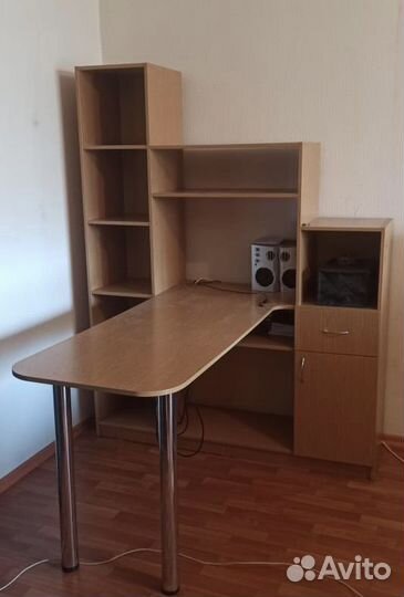 Компьютерный стол