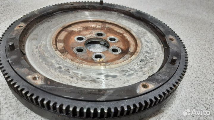 WV Passat B4 Маховик в сборе 215мм ADZ,AEK,AFT