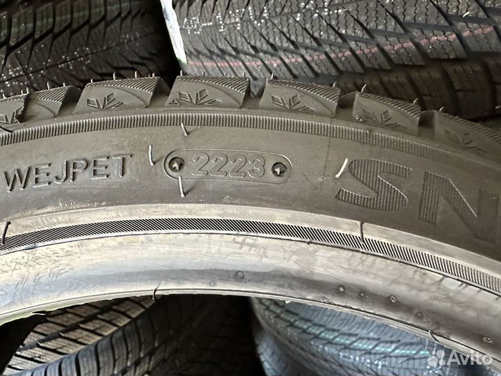 Triangle PL02 235/40 R19