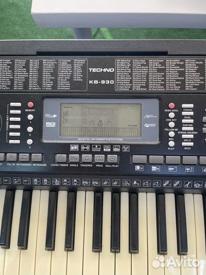 Синтезатор kв-930