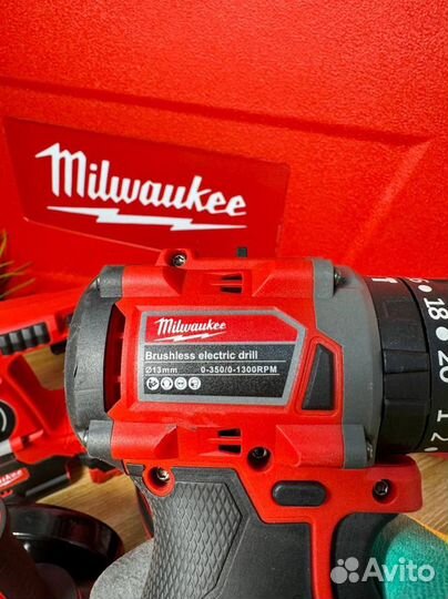 Аккумуляторный набор Milwaukee 4в1 безщеточный