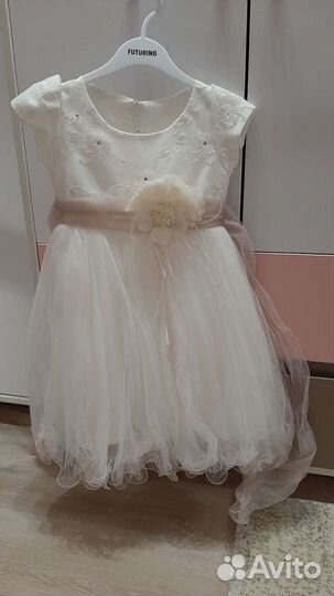 Платье бело-пудровое