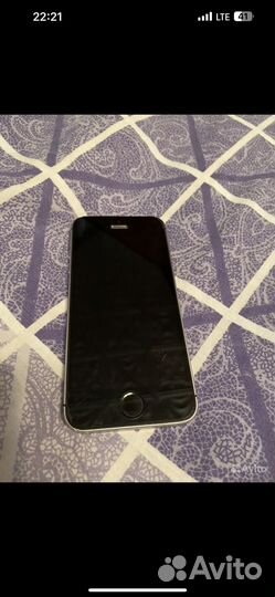 Телефон iPhone 5se