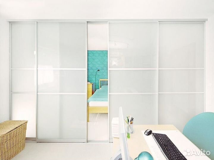 Стеклянная перегородка