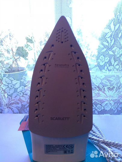 Утюг с парогенератором Skarlett