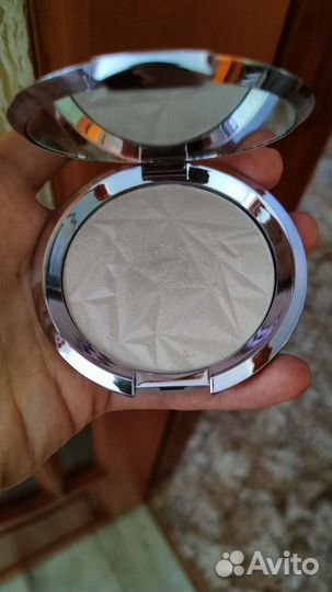 Хайлайтер becca prismatic amethyst