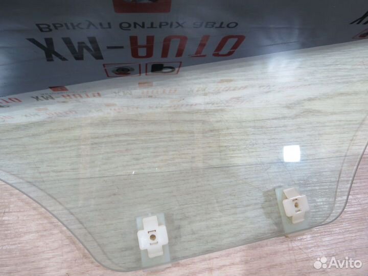 Стекло двери заднее левое Kia Rio 3