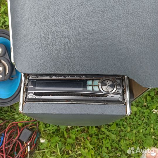 Подлокотник для УАЗ 469 + мангитола +динамики