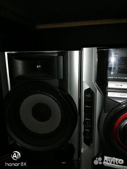 Музыкальный центр 