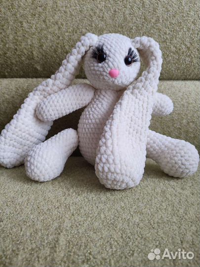 Вязаный зайка ищет дом