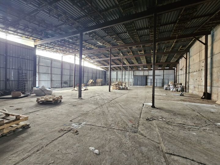 Склад холодный, 700 м² Розы Люксембург