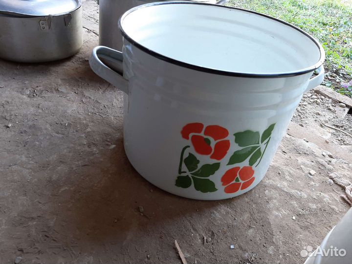 Кастрюли СССР разные
