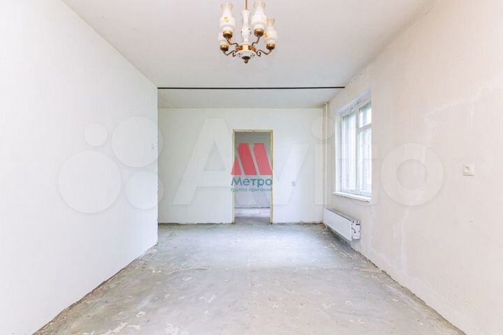 3-к. квартира, 57 м², 1/9 эт.