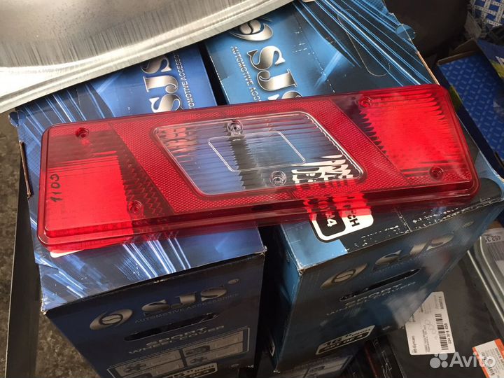 Стекло заднего фонаря Ford Transit 2014-2020