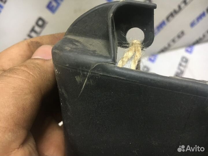 Накладка центральной стойки левая Форд Фокус 1