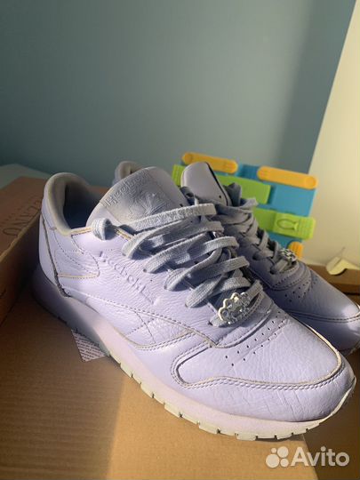 Кроссовки женские