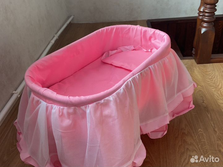 Детская кроватка для кукол