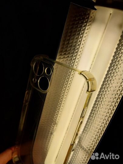 Чехол на iPhone 13 б/у