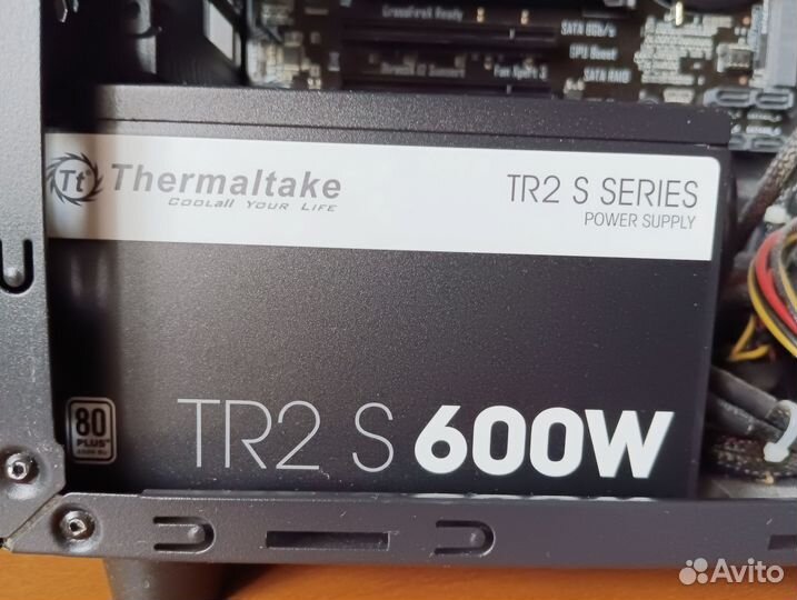 Блок питания Thermaltake на 600W
