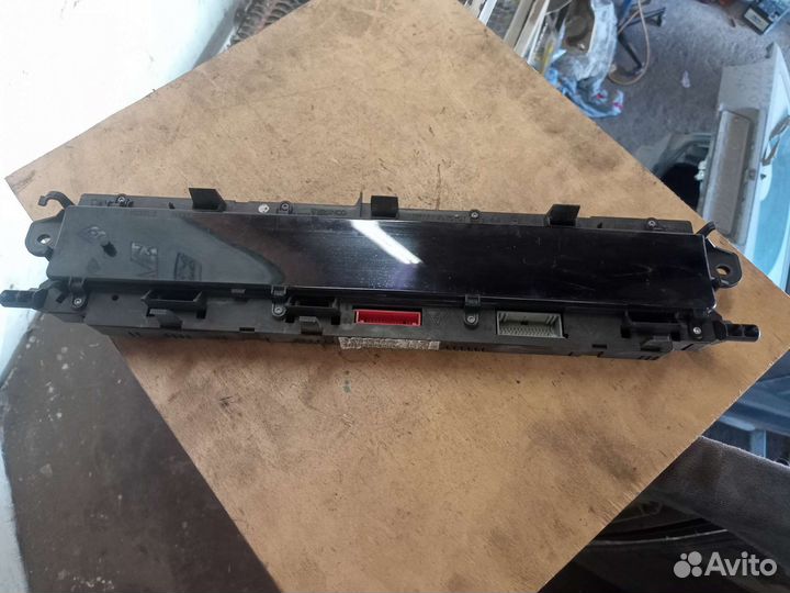 Панель приборов на Renault Scenic 2