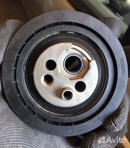 Натяжной ролик ремня грм ауди 80