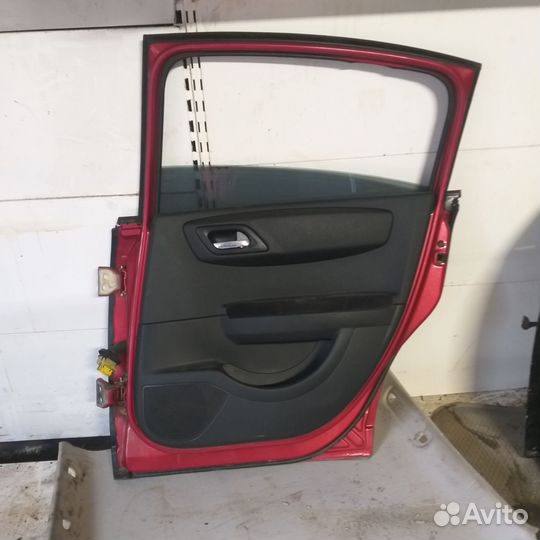 Дверь задняя правая citroen c4 хетчбэк