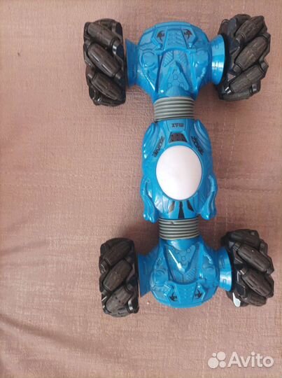 Машина перевертыш на пульте упровлении