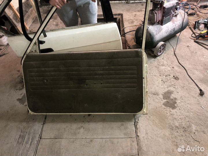 Дверь правая бмв е21