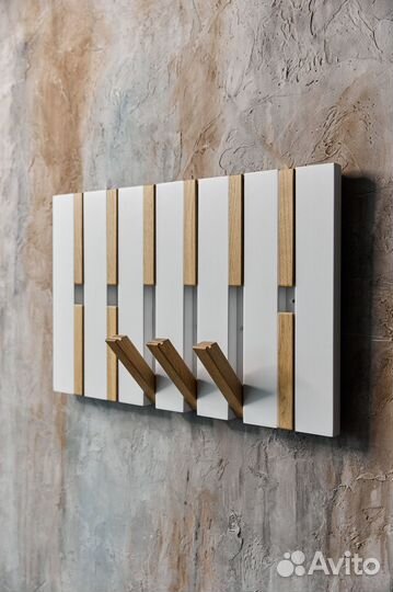 Вешалка настенная в прихожую деревянная